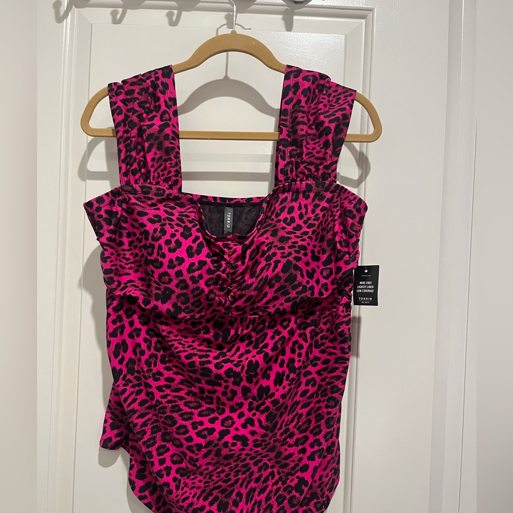 TORRID Pink Leopard Print Women's Bathing Suit Top. Brand new with tags!